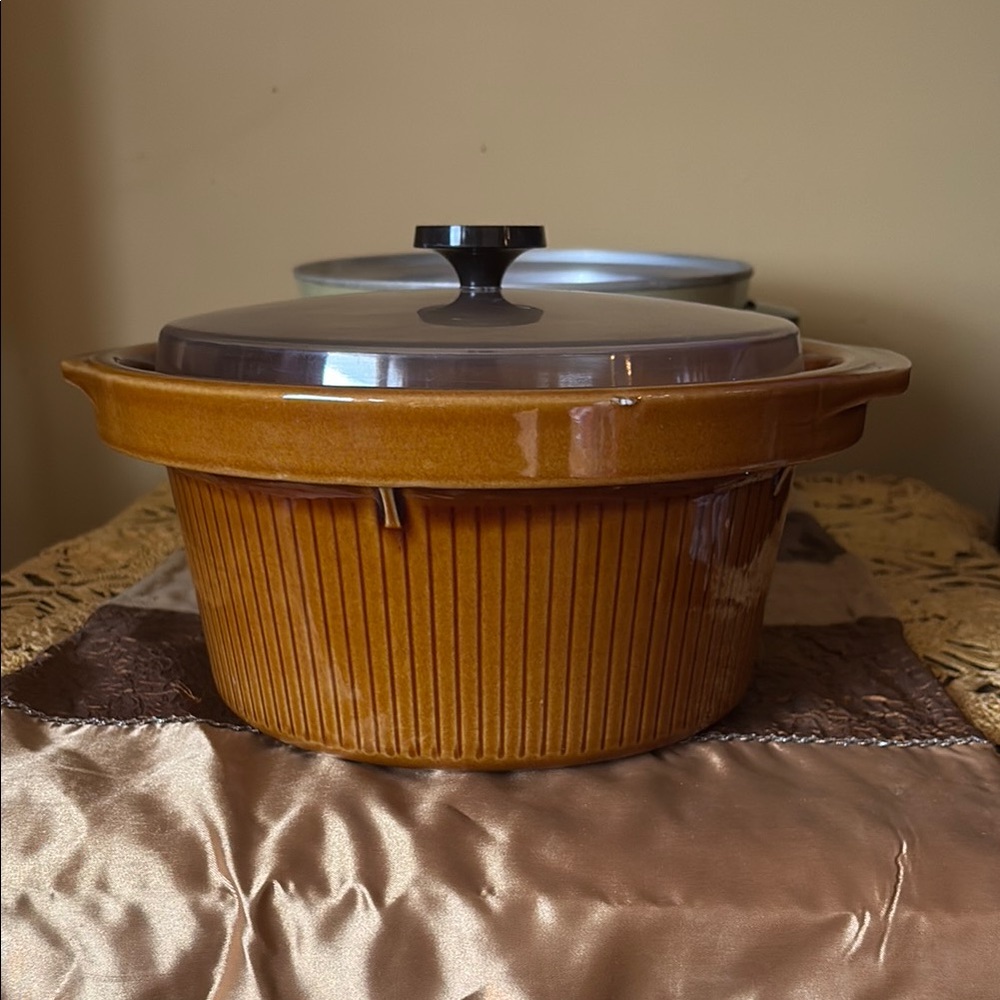 Rival Vintage Crock-Pot Removable Server - Brown and Cream 5 quart - Picture 3 of 7